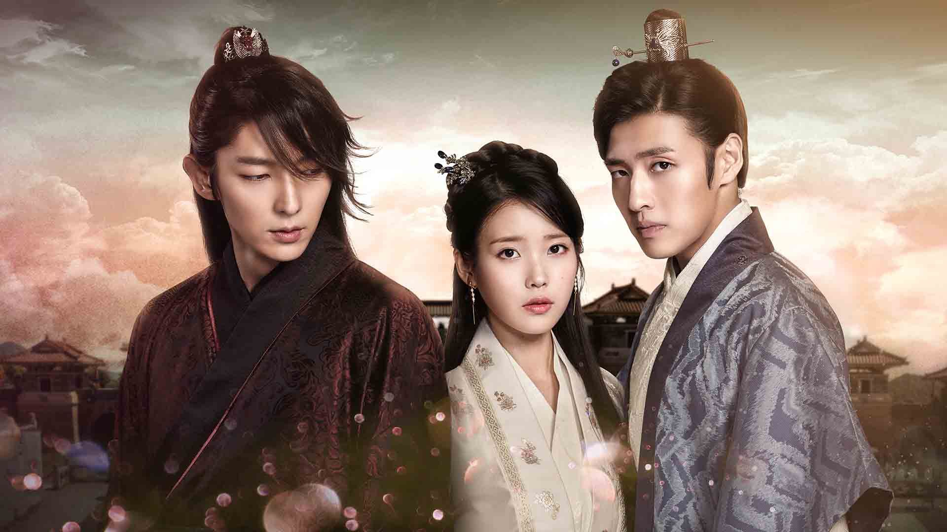لی جون گی، آی‌یو و کانگ ها-نول در سریال Moon Lovers: Scarlet Heart Ryeo