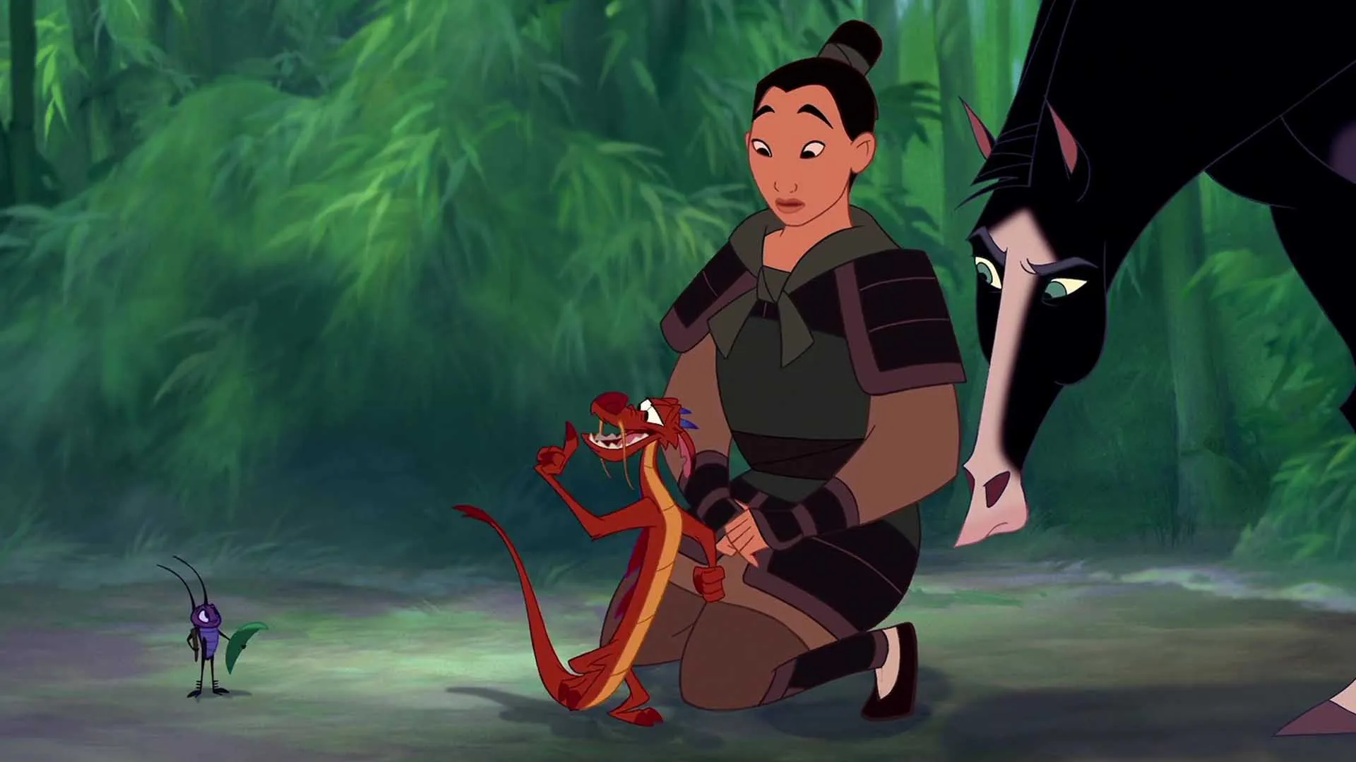 مولان با ظاهری مردانه و جنگی در کنار دوستانش در انیمیشن Mulan