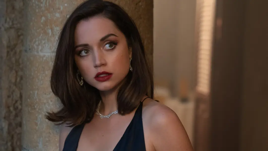 آنا د آرماس در فیلم No Time To Die