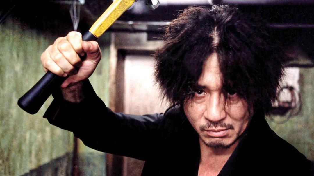 چوی مین شیک با یک چکش در فیلم Oldboy