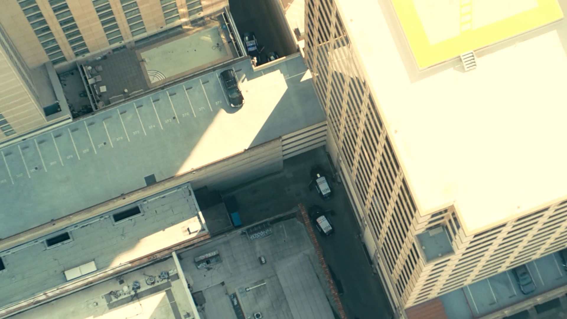 نمایی هوایی در فیلم نبرد پشت نبرد پل توماس اندرسون