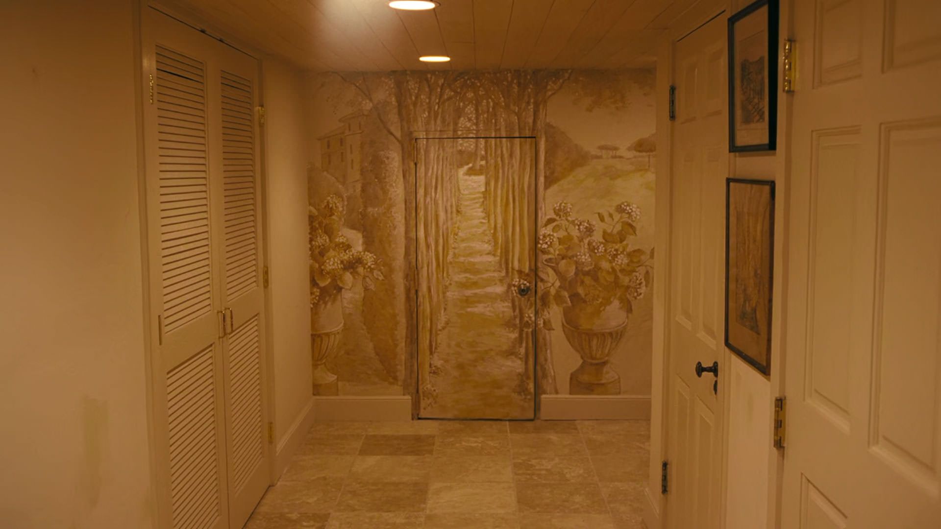 فضای داخلی یک خانه در نمایی از فیلم نبرد پشت نبرد پل توماس اندرسون