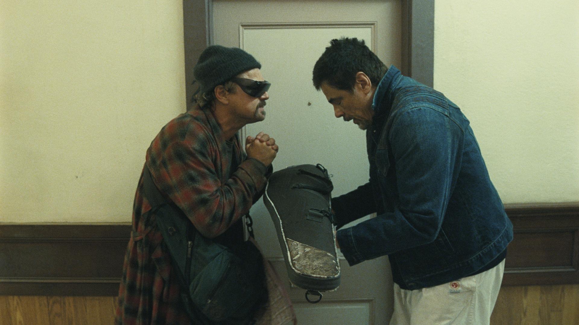 دی‌کاپریو و بنیسیو دل تورو در One Battle After Another