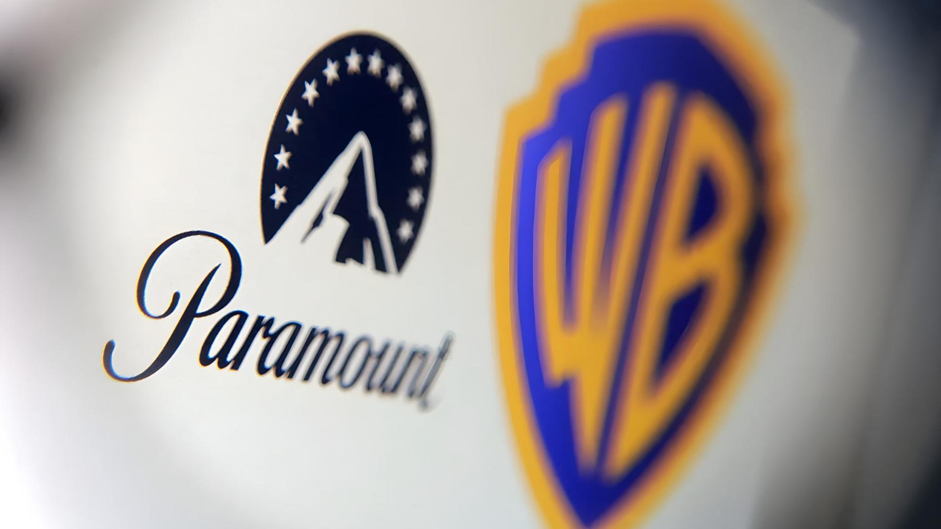 لوگوهای شرکت پارامونت (Paramount) و وارنر برادرز (Warner Bros.) در کنار هم