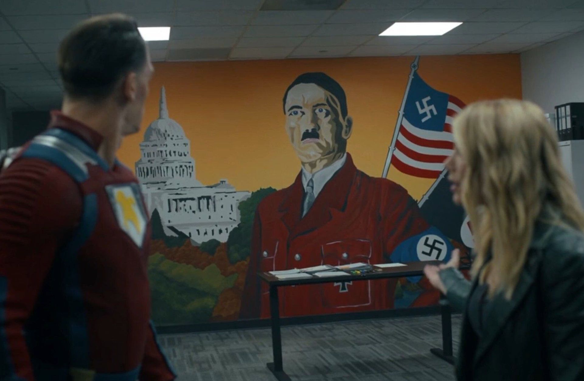 نقاشی دیواری هیتلر در سریال پیس میکر