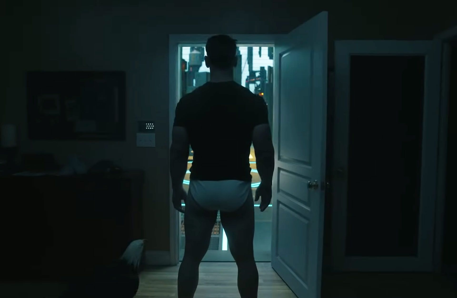 کریس وارد جهان موازی می‌شود، سریال پیس میکر