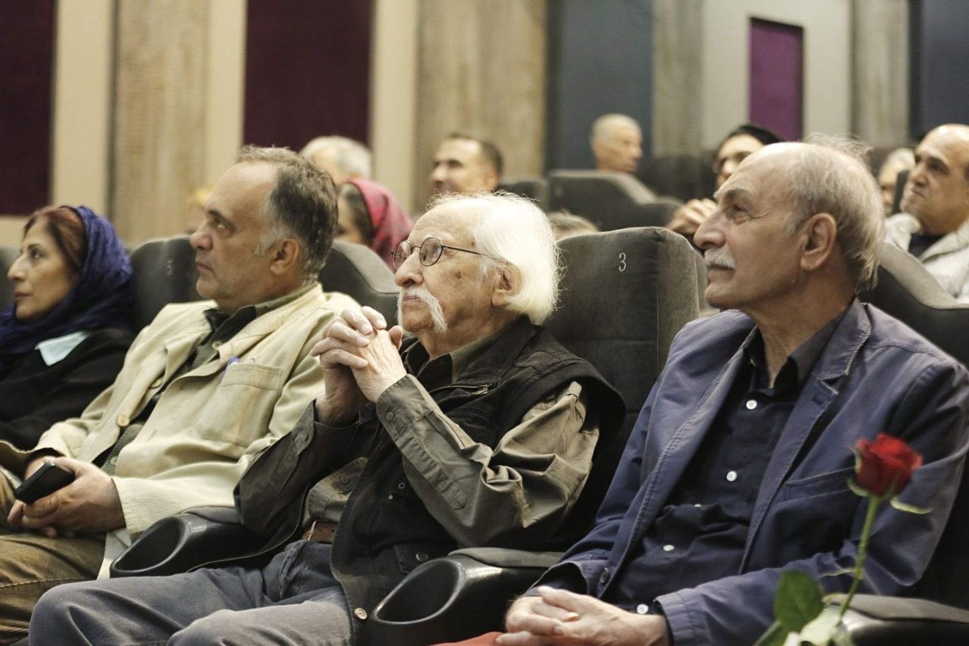 شب فیلمنامه نویسان