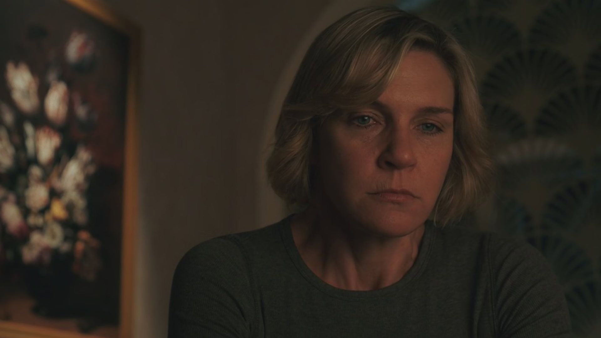 کارول در دستشویی اشک می‌ریزد، سریال پلوریبوس