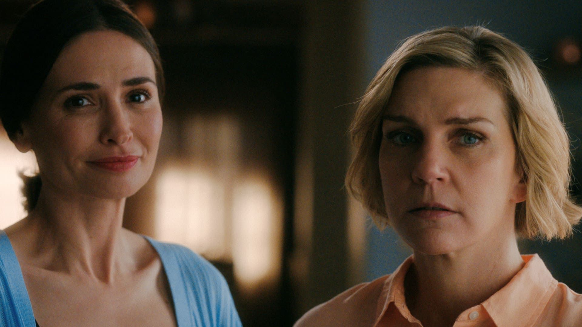 کارول و زوژا در سریال Pluribus از وینس گیلیگان