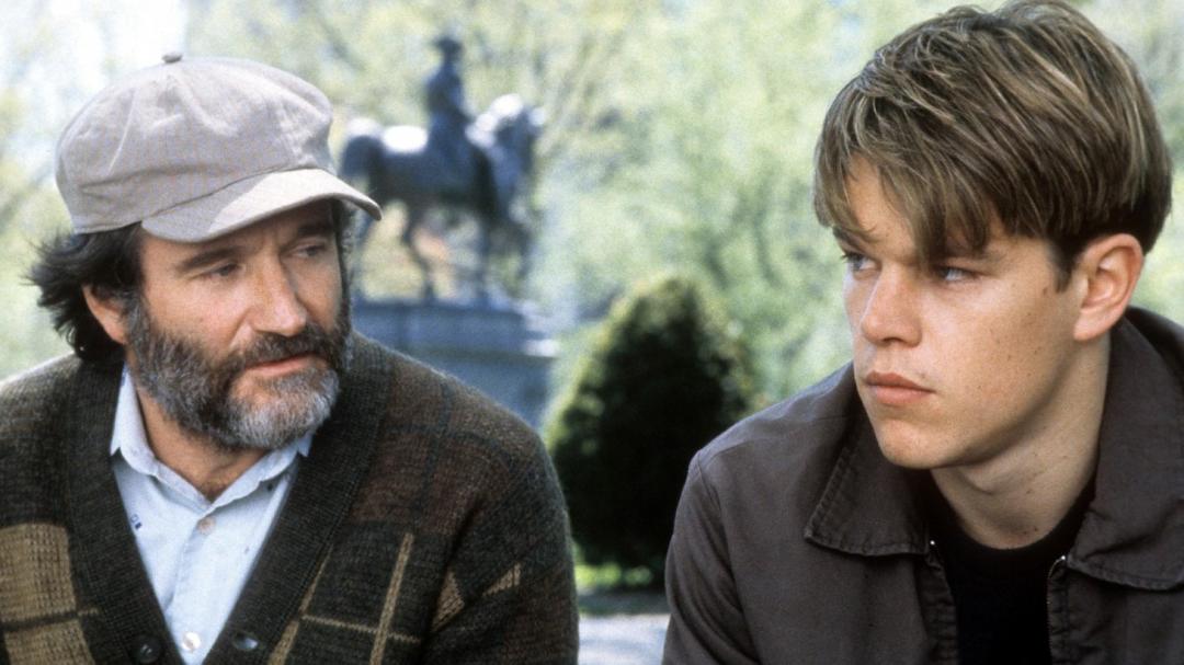 رابین ویلیامز (Robin Williams) و مت دیمون (Matt Damon) در یک فضای باز