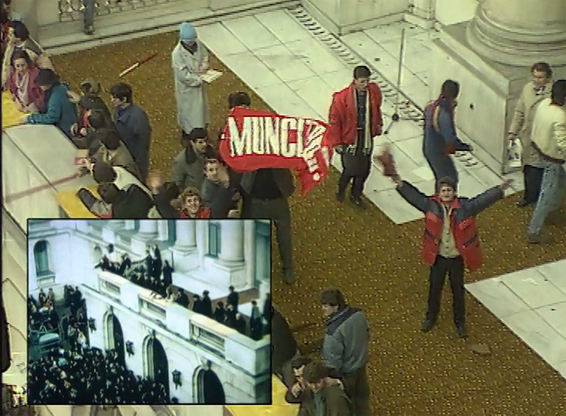 مستند Videograms of a Revolution