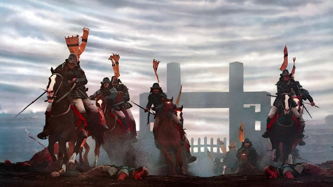سواران سامورایی (Samurai) با زره سنتی در حال تاختن در میدان نبرد