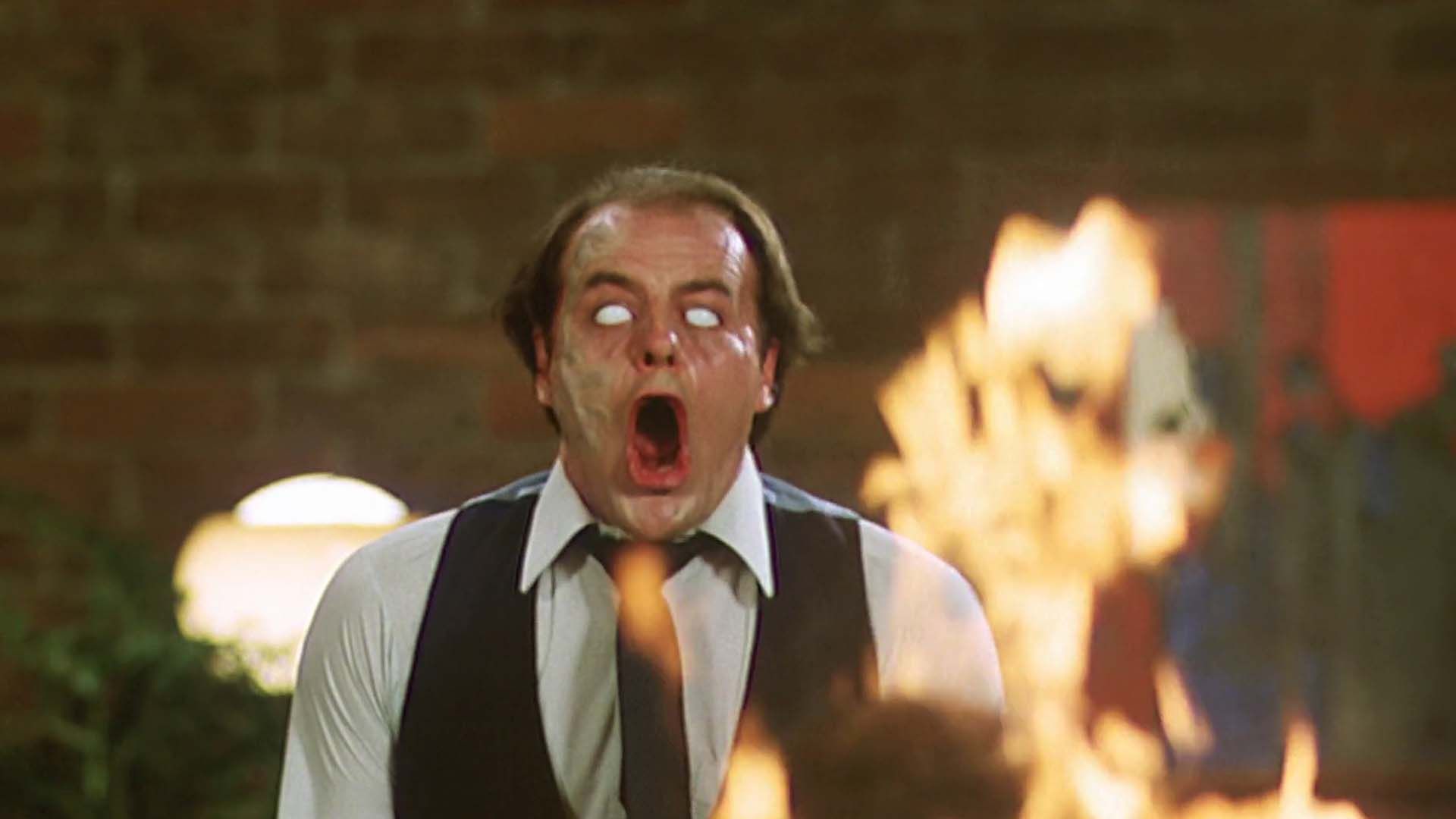 شخصیت اصلی فیلم Scanners با چشمان سفید در حال فریاد زدن