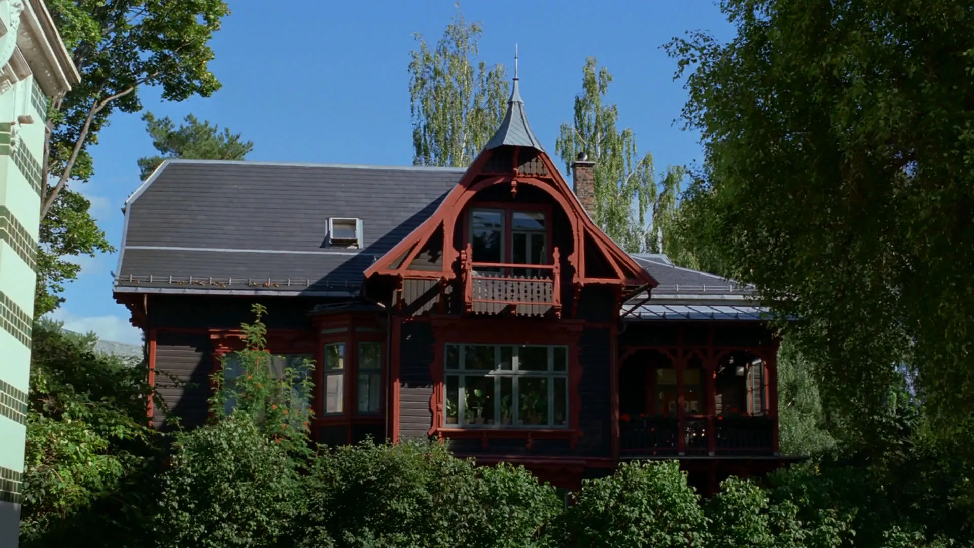 یک خانه در فیلم ارزش عاطفی یواکیم تریه