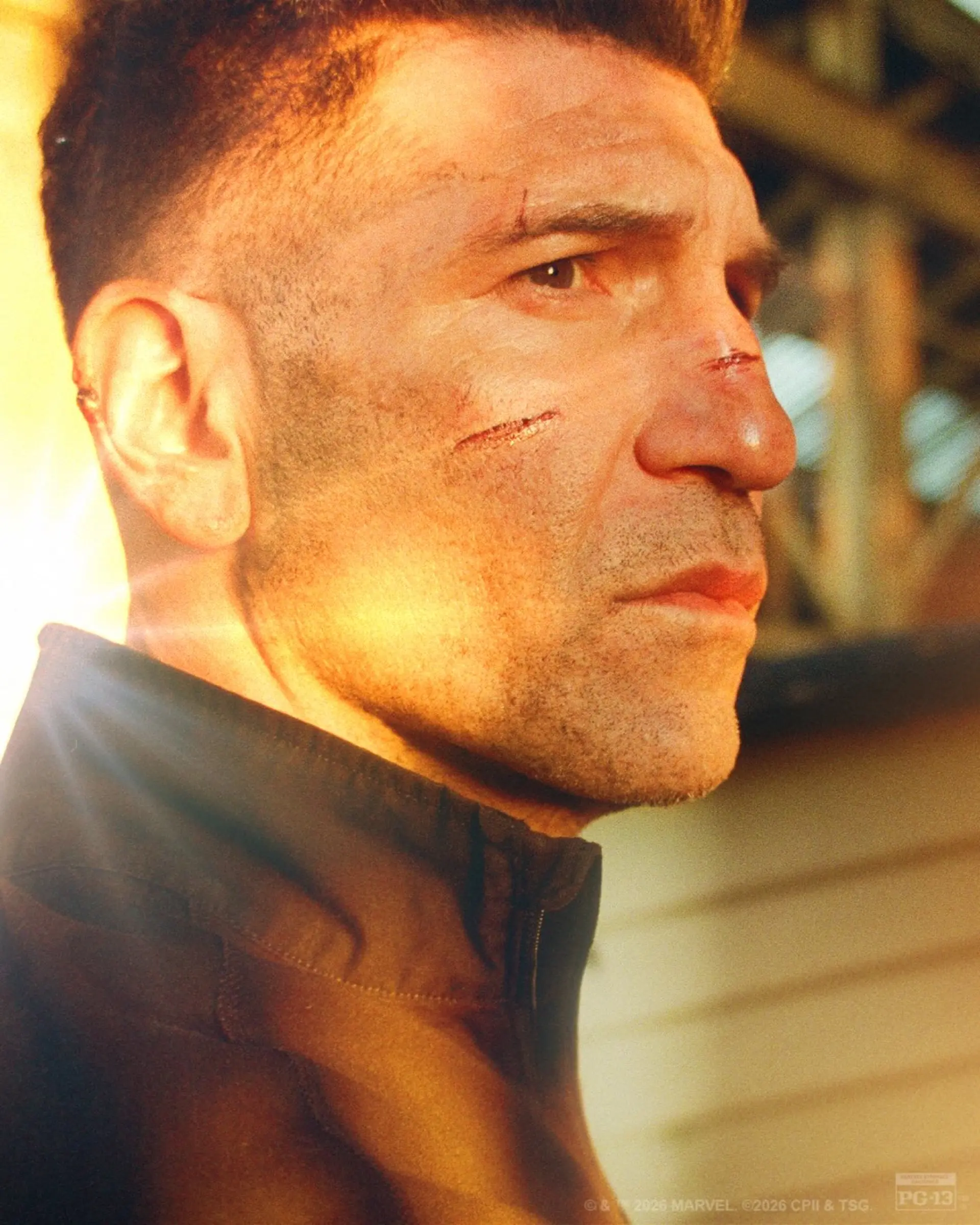 چهره شخصیت پانیشر (Punisher) با زخمهای عمیق روی گونه و بینی