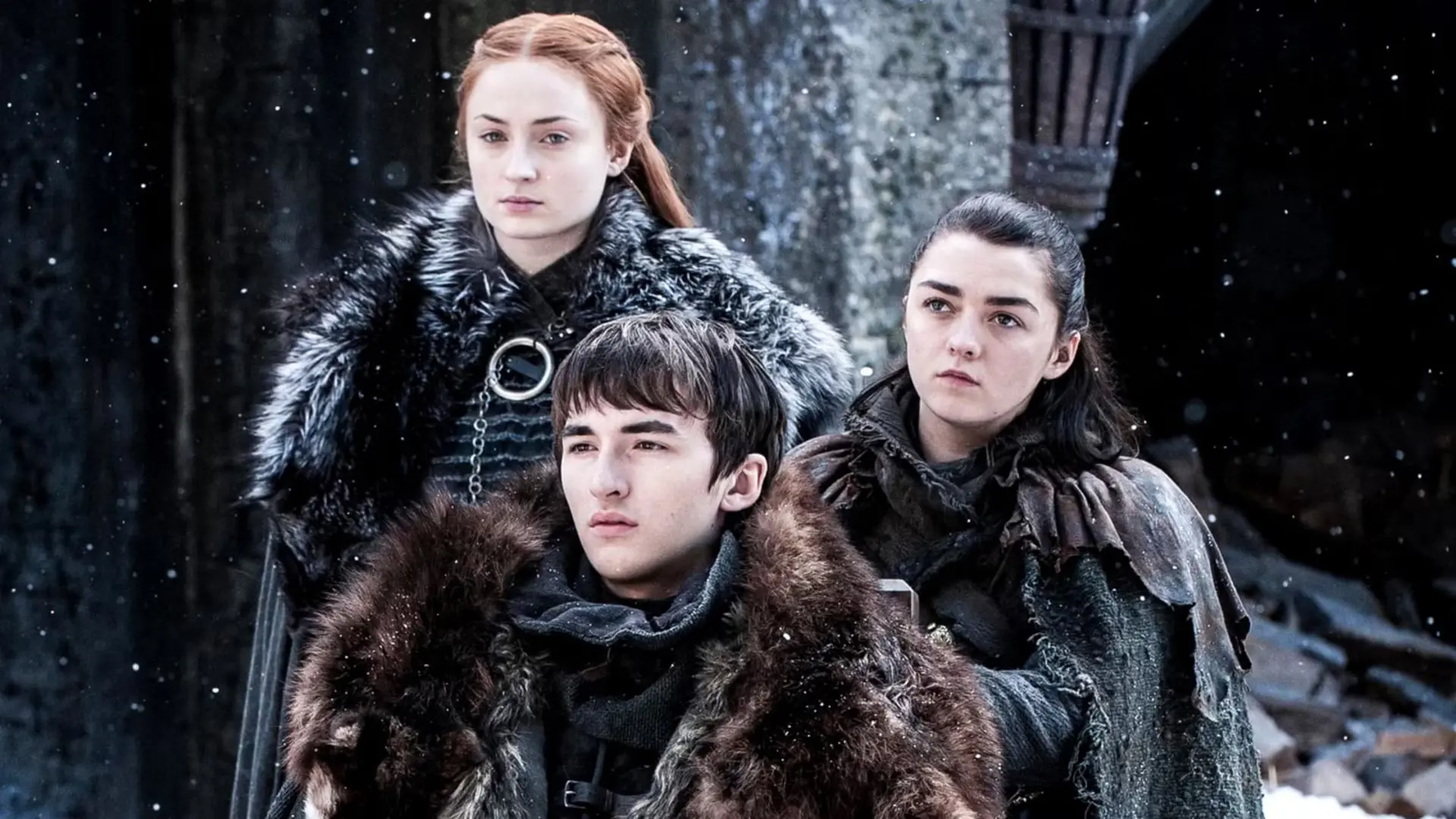 سانسا (Sansa)، آریا (Arya) و بران استارک (Bran Stark) در قلعه وینترفل