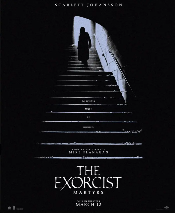 زن در حال پایین آمدن از پله‌های تاریک در فیلم جن‌گیر شهدا (The Exorcist: Martyrs)