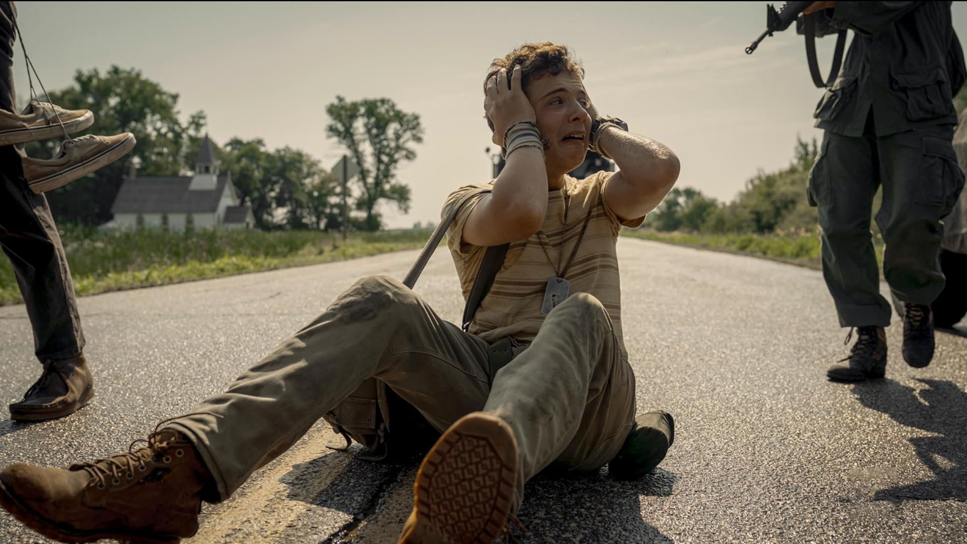 نوجوان با شلیک گلوله کشته می‌شود، فیلم پیاده‌روی طولانی