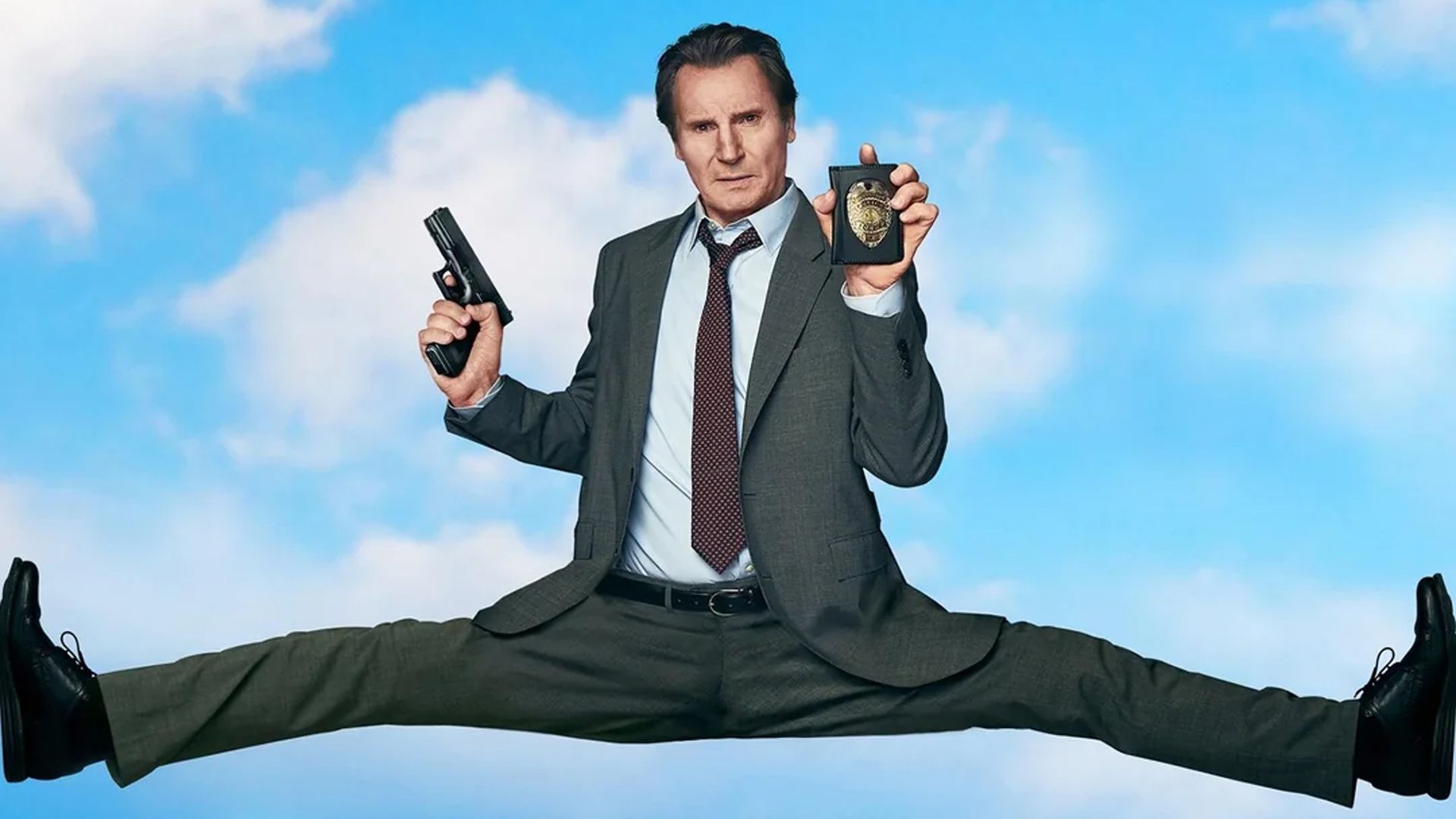 لیان نیسن در پوستر فیلم the naked gun