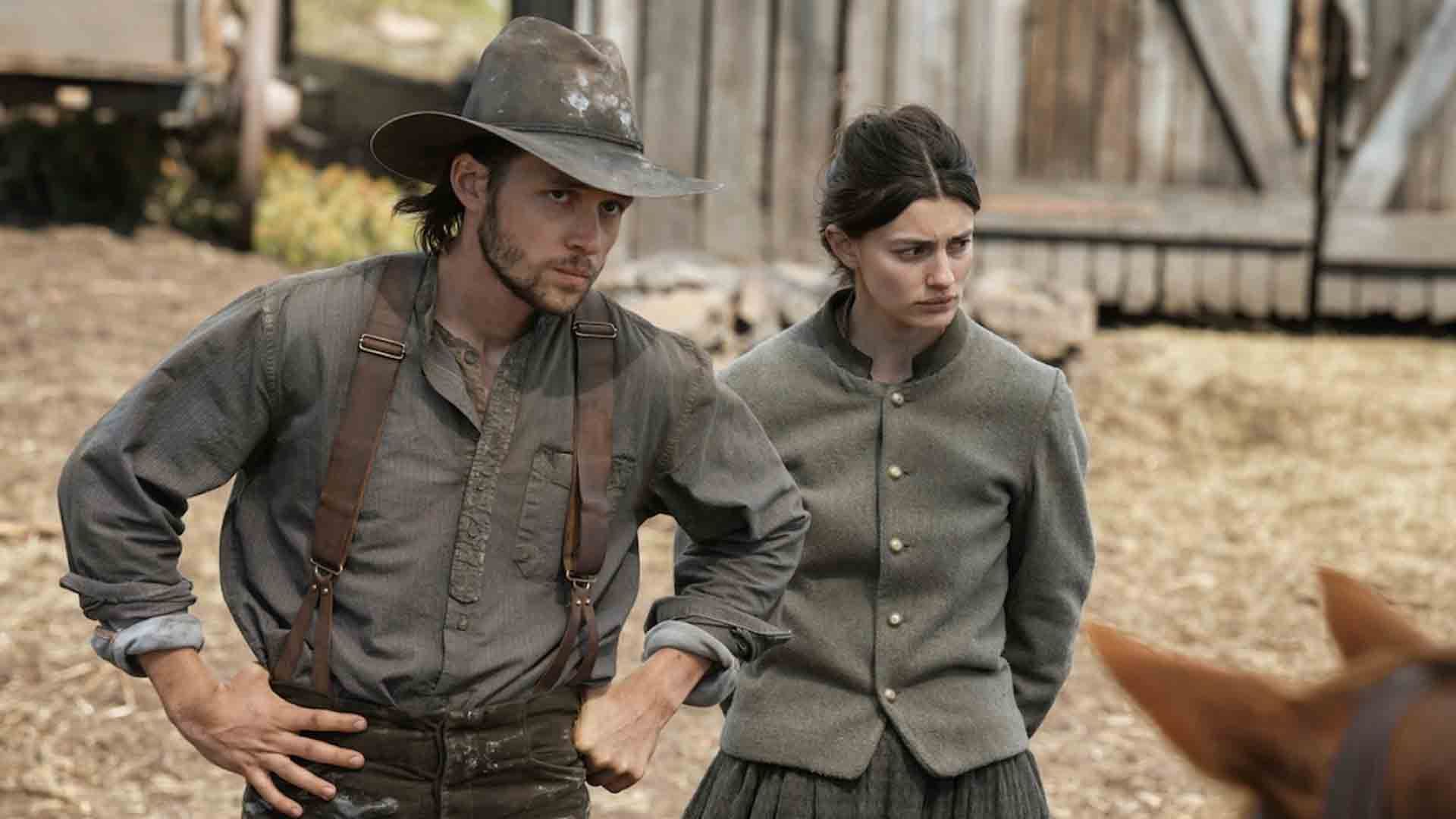 نیک رابینسون و دیانا سیلورز در سریال The Abandons