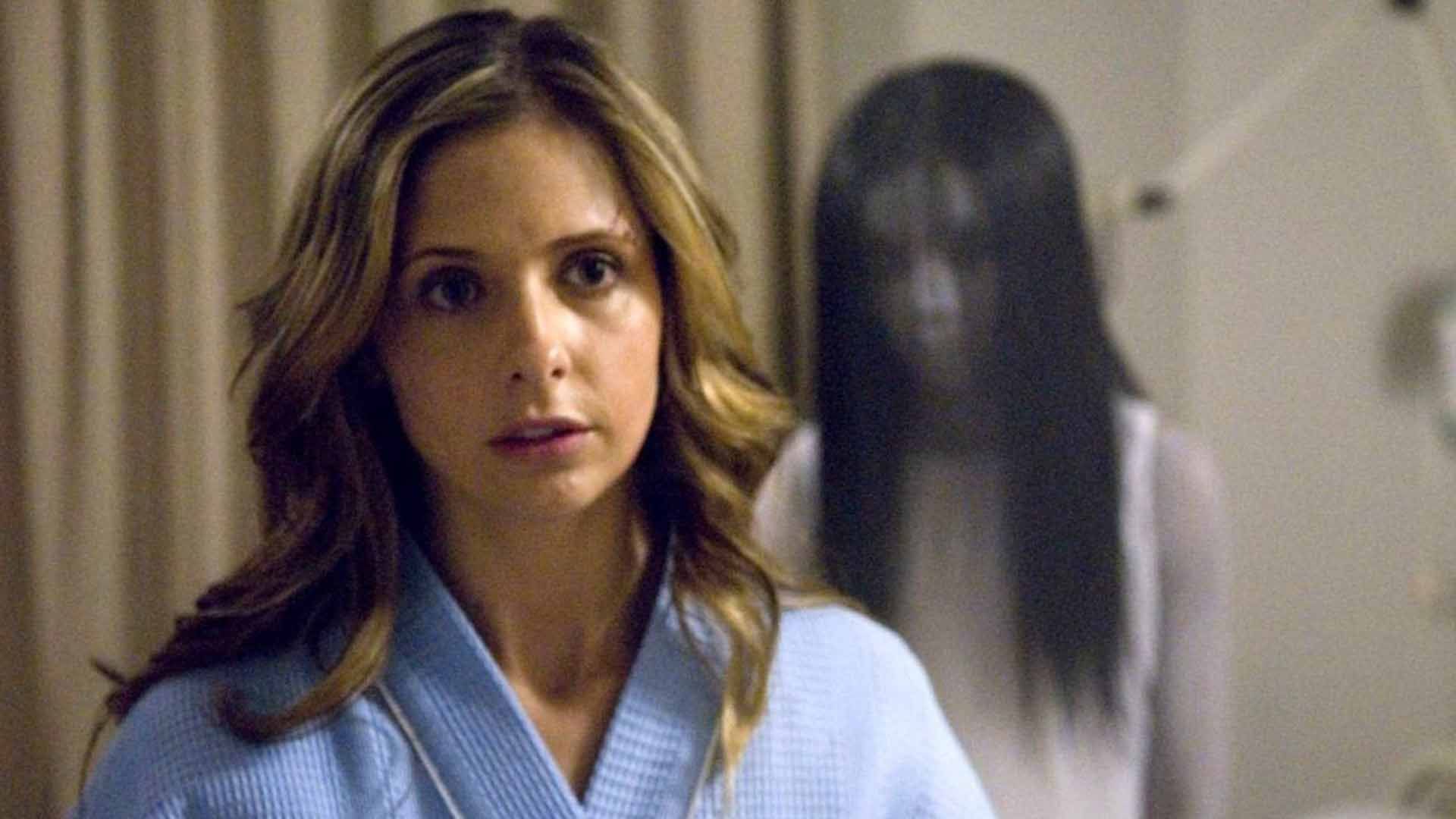 دختر ترسناک جوانی در فیلم The Grudge در کمین قربانی خود