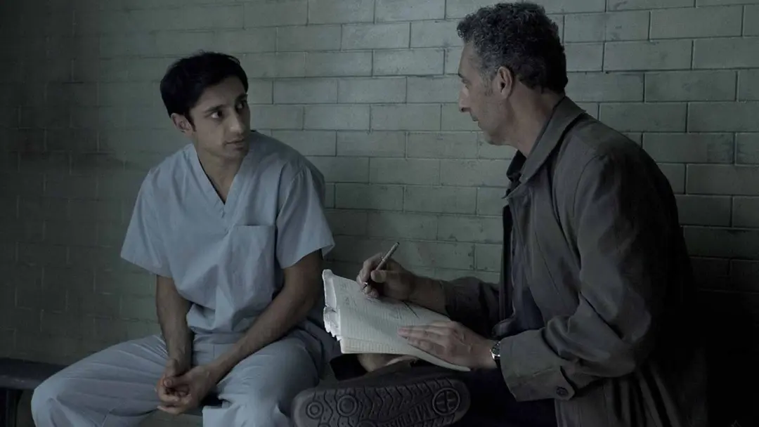 ریز احمد و جان توتورو در سریال The Night Of