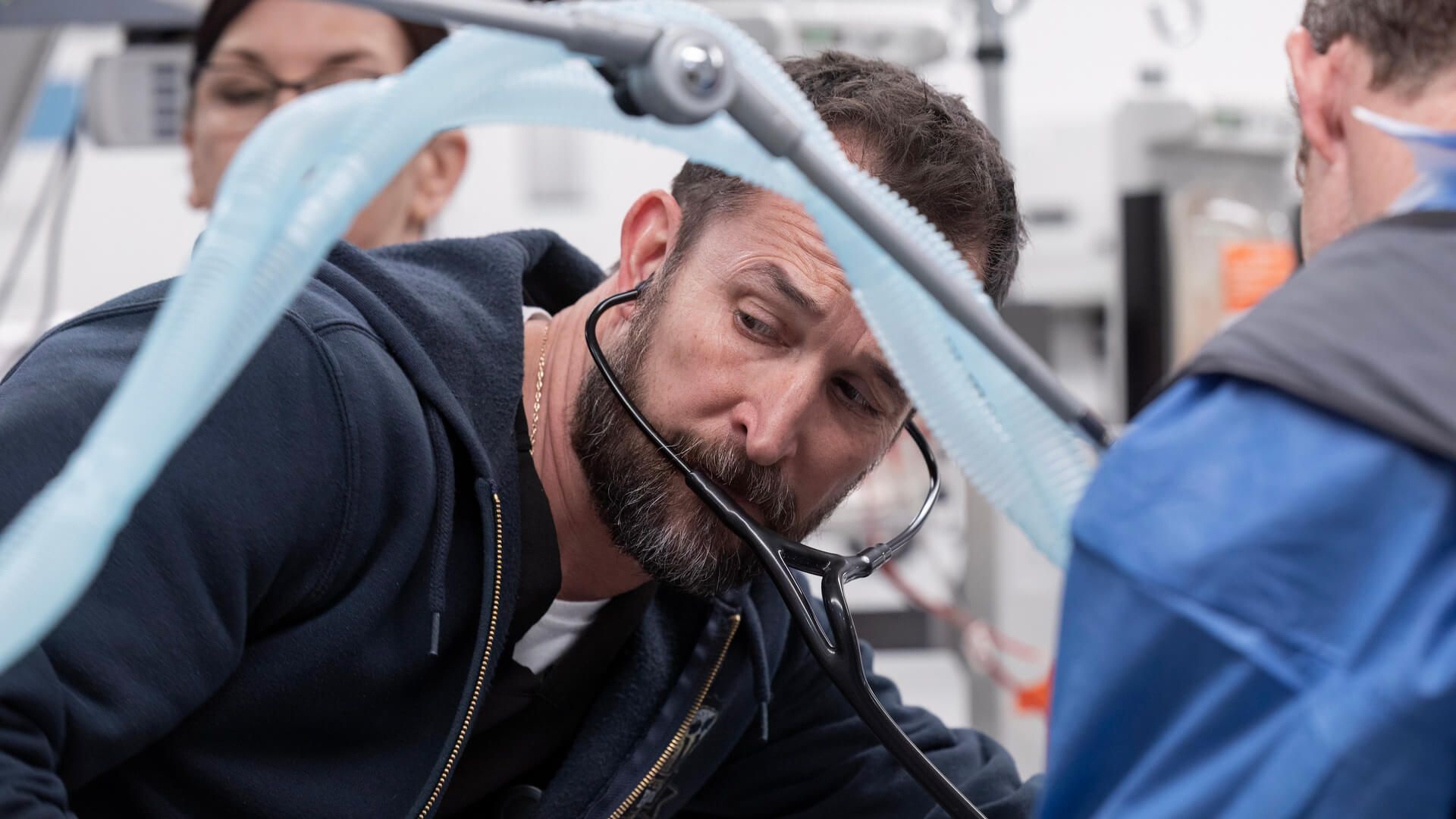 رابی در سریال The Pitt