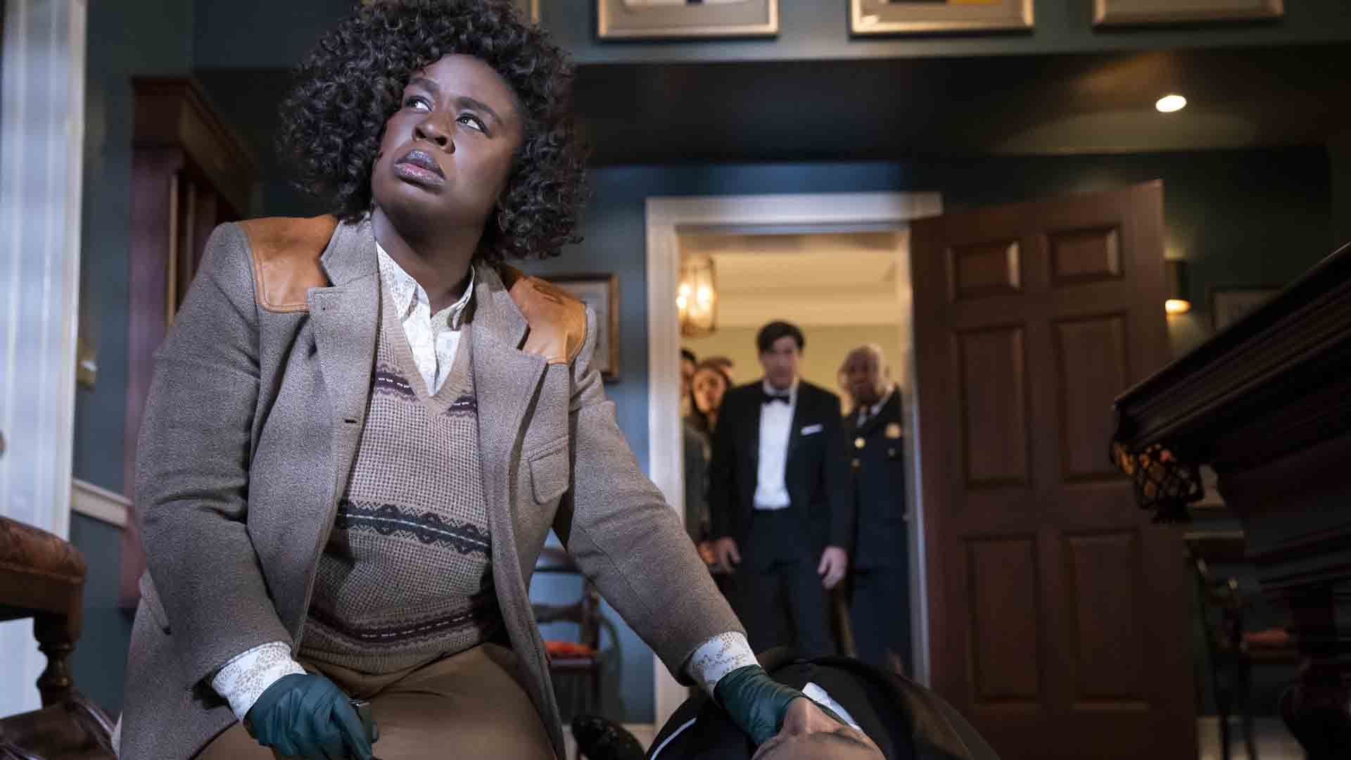 اوزو آدوبا در صحنه قتل در سریال The Residence