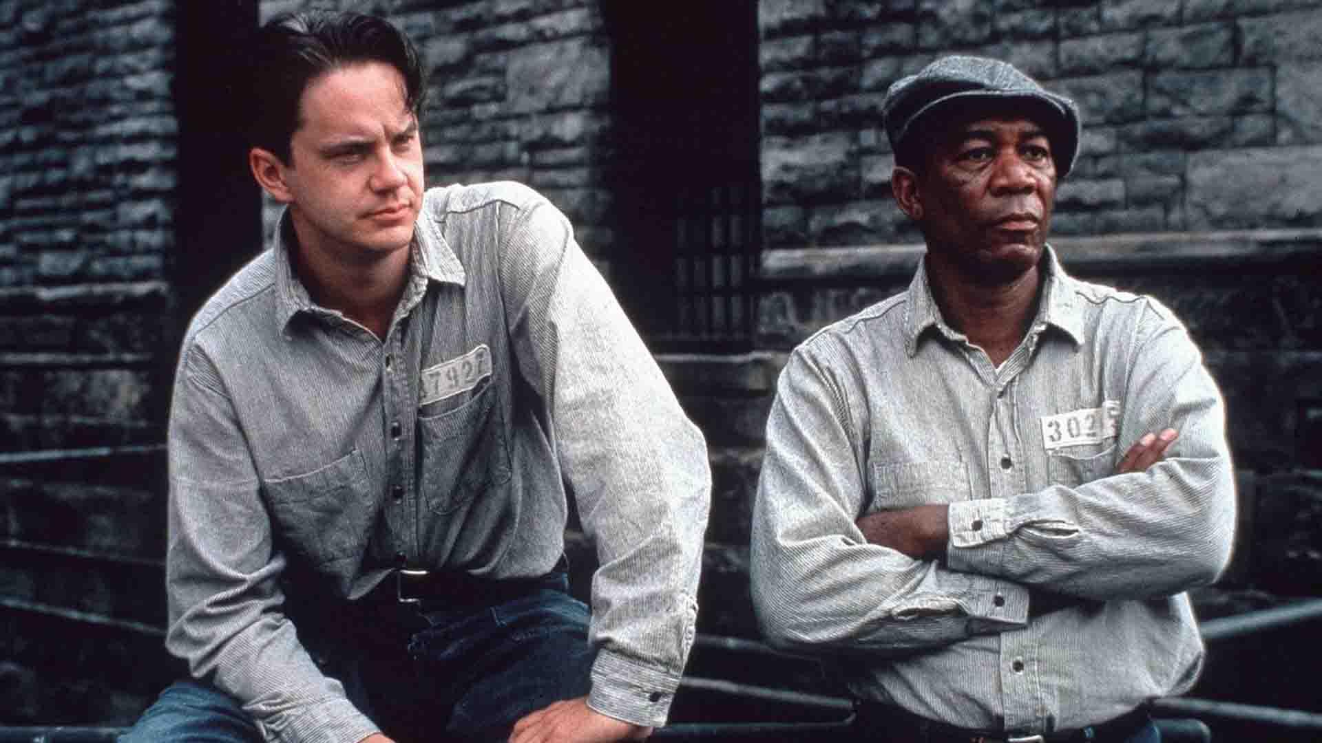 مورگان فریمن و تیم رابینز در فیلم The Shawshank Redemption