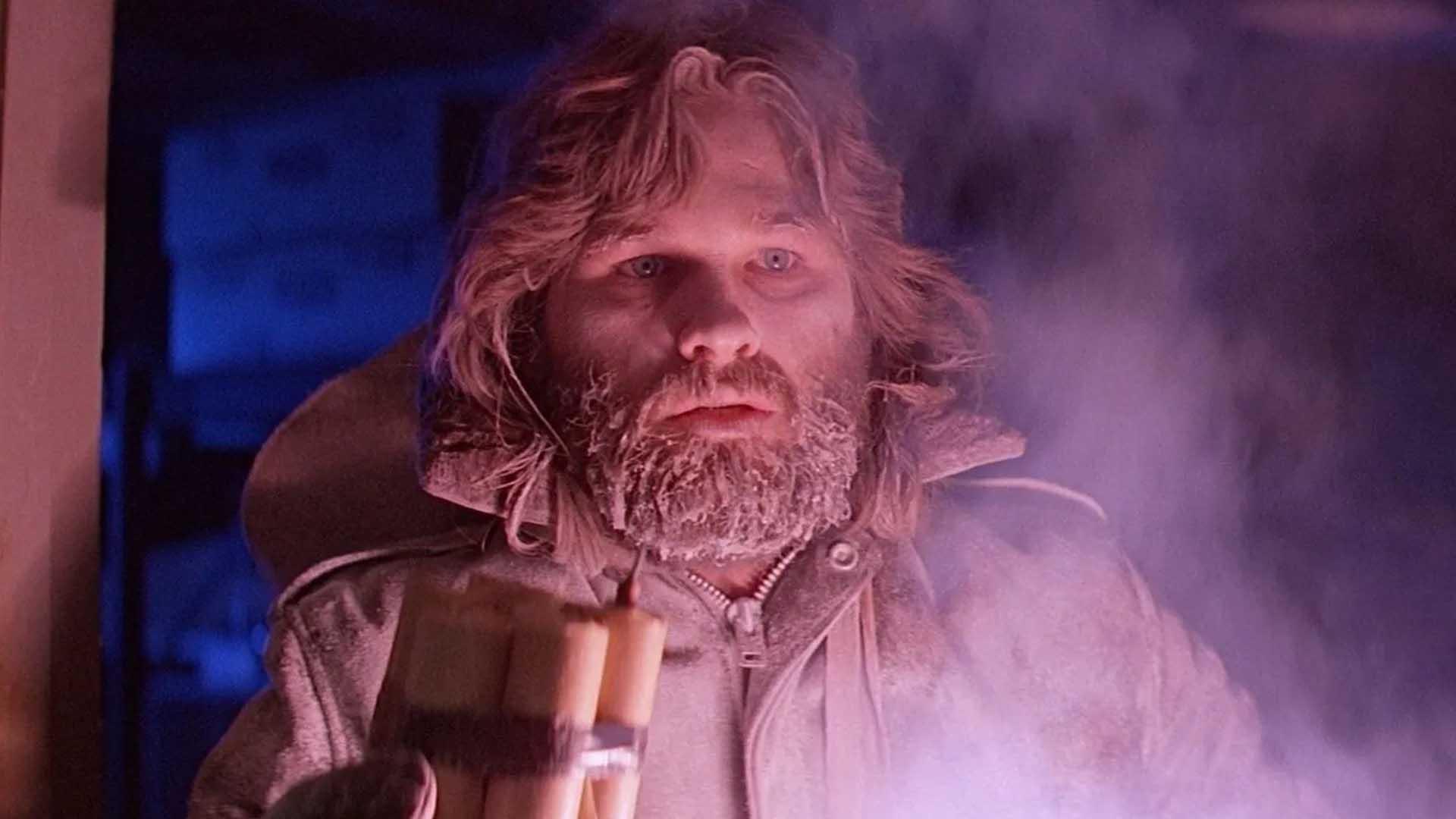 شخصیت اصلی فیلم The Thing با صورت یخ‌زده و چند دینامیت