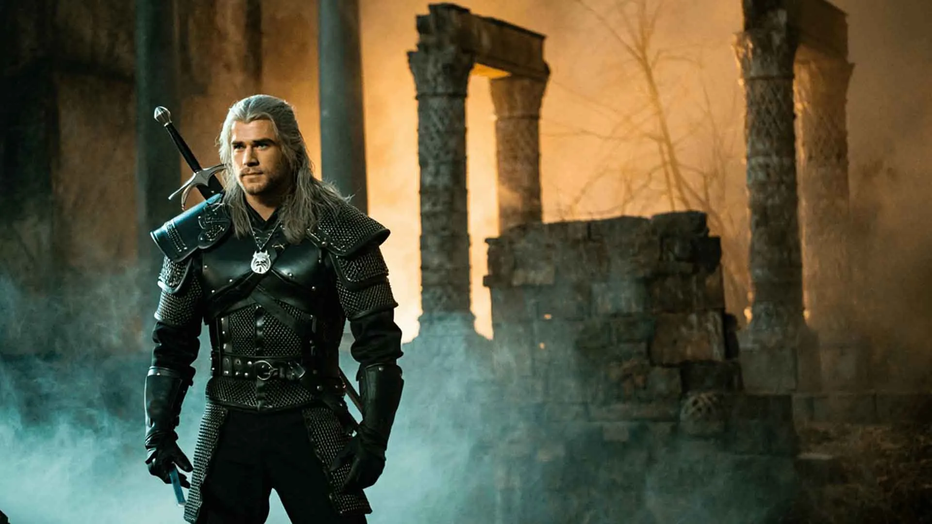 لیام همسورث در نقش گرالت در فصل پنجم سریال The Witcher