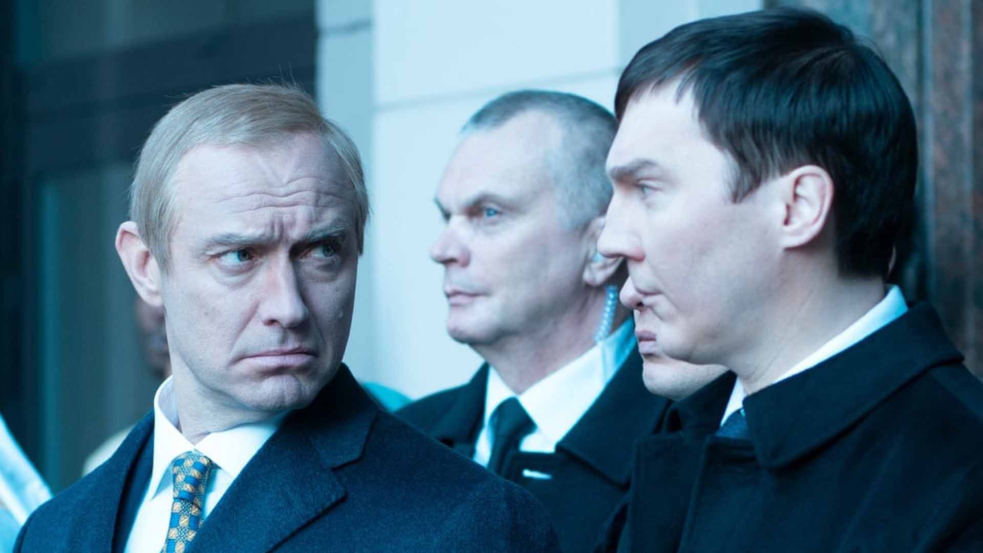 جود لا و پل دینو در فیلم The Wizard of the Kremlin