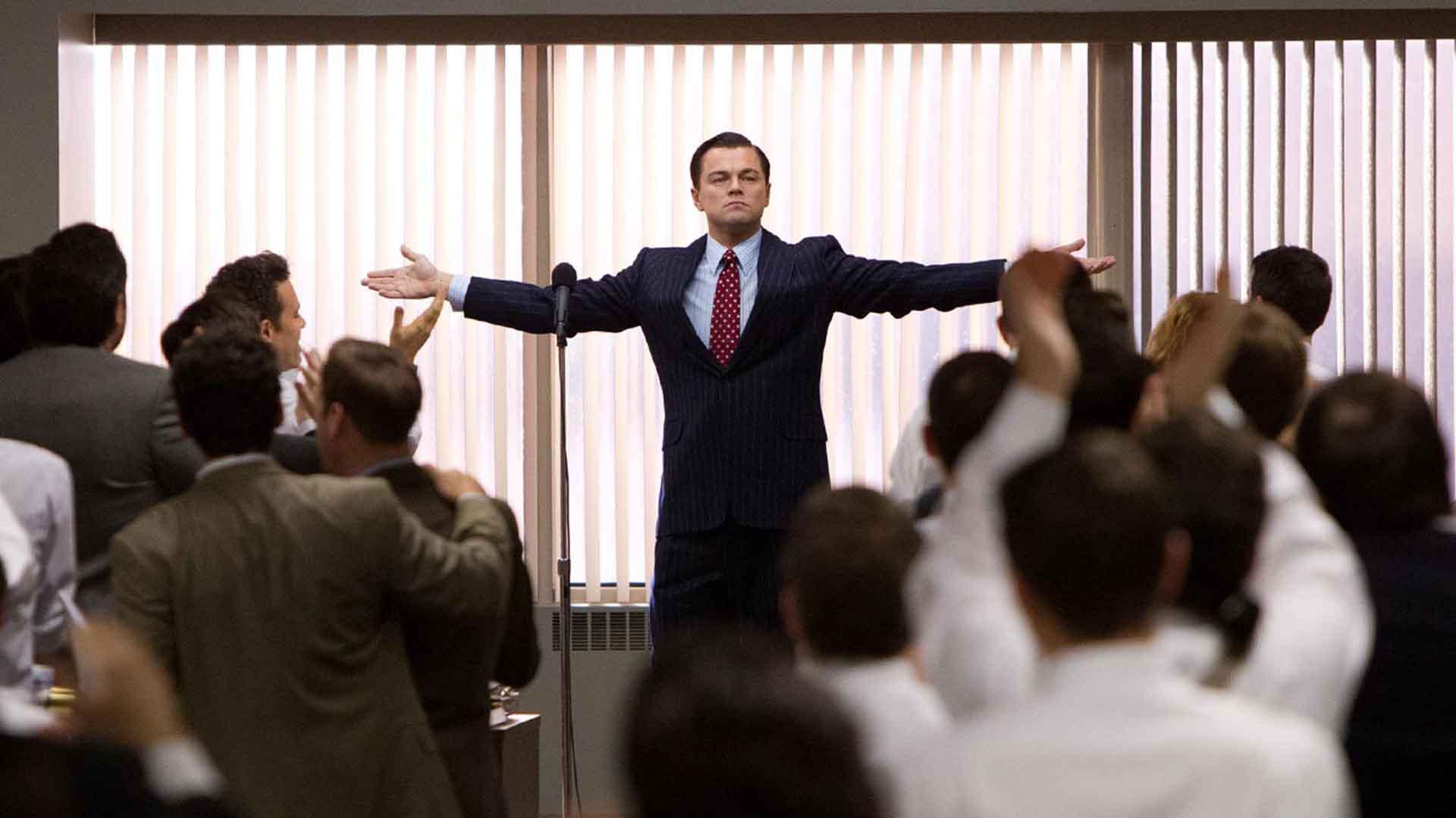 لئوناردو دی‌کاپریو در نقش جردن بلفورت در فیلم The Wolf of Wall Street