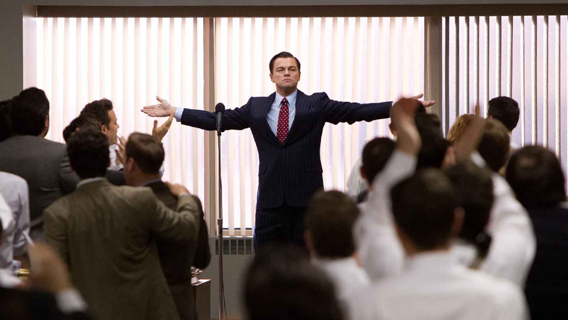 لئوناردو دی‌کاپریو در نقش جردن بلفورت در فیلم The Wolf of Wall Street