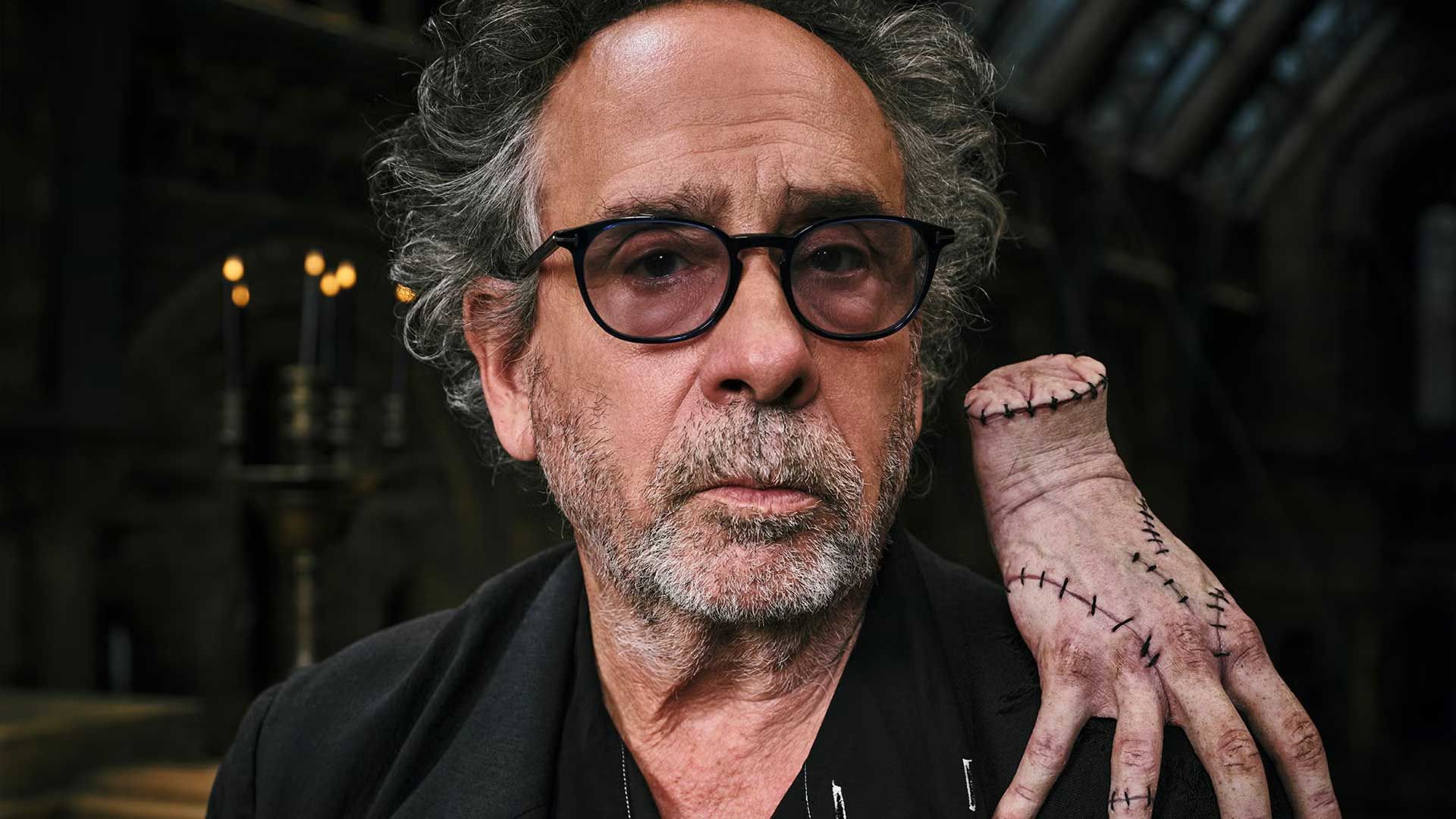 تیم برتون کارگردان ادوارد دست قیچی در پشت صحنه سریال ونزدی