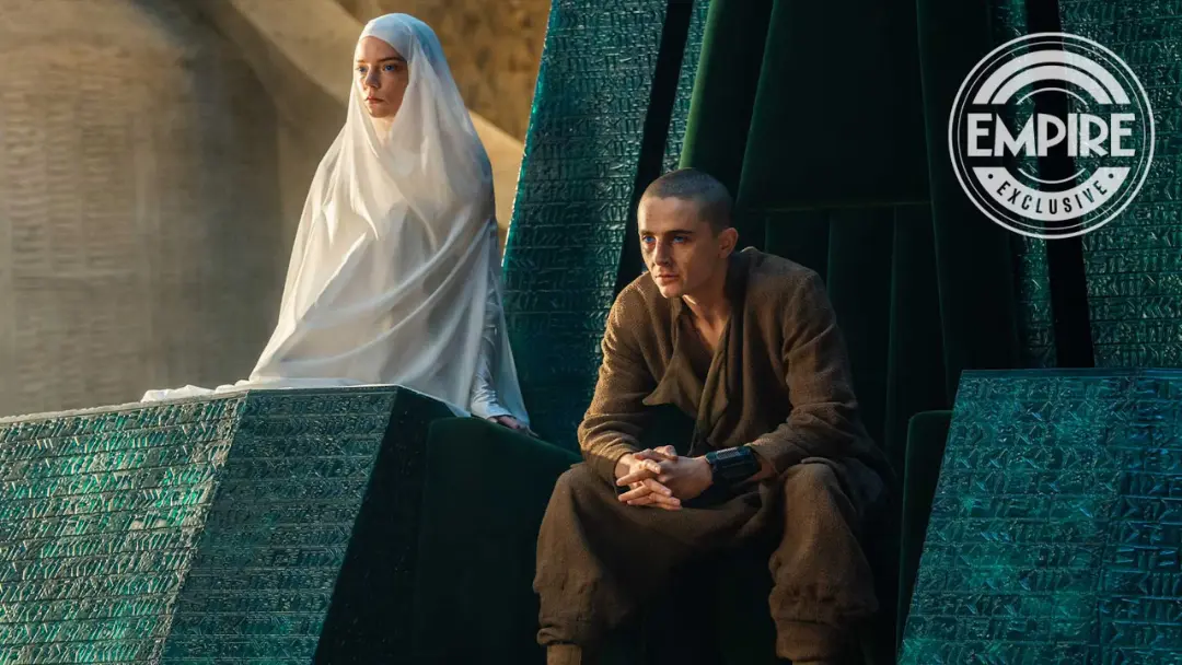تیموتی شالامی (Timothée Chalamet) و آنیا تیلور جوی در صحنه‌ای از فیلم تلماسه