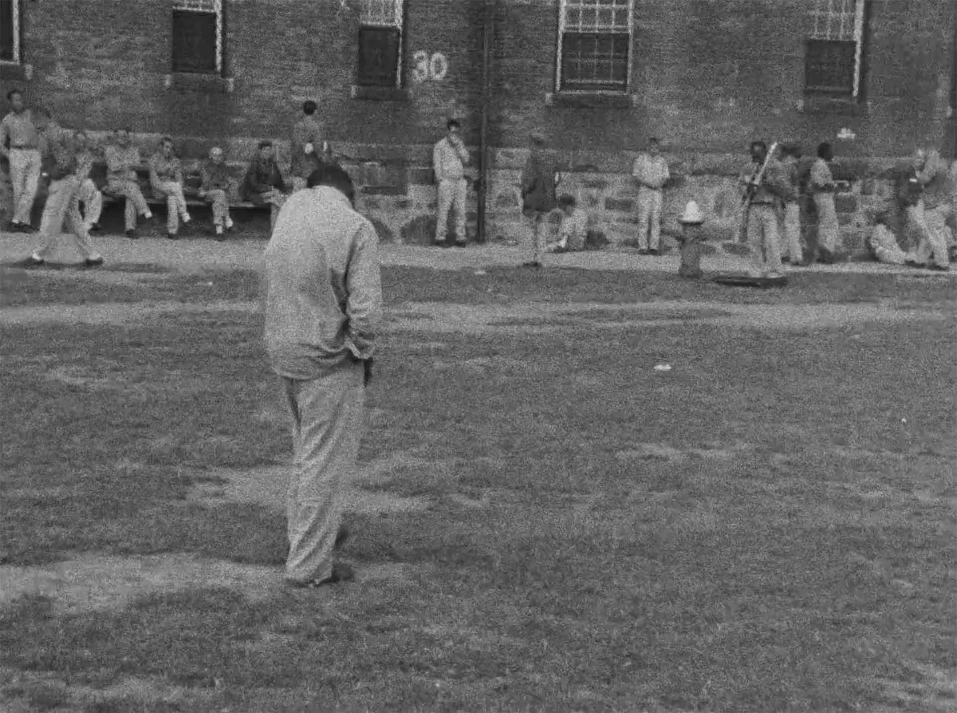 معرفی مستند Titicut Follies | نمایشی جنجالی از سبعیت تمدن مدرن