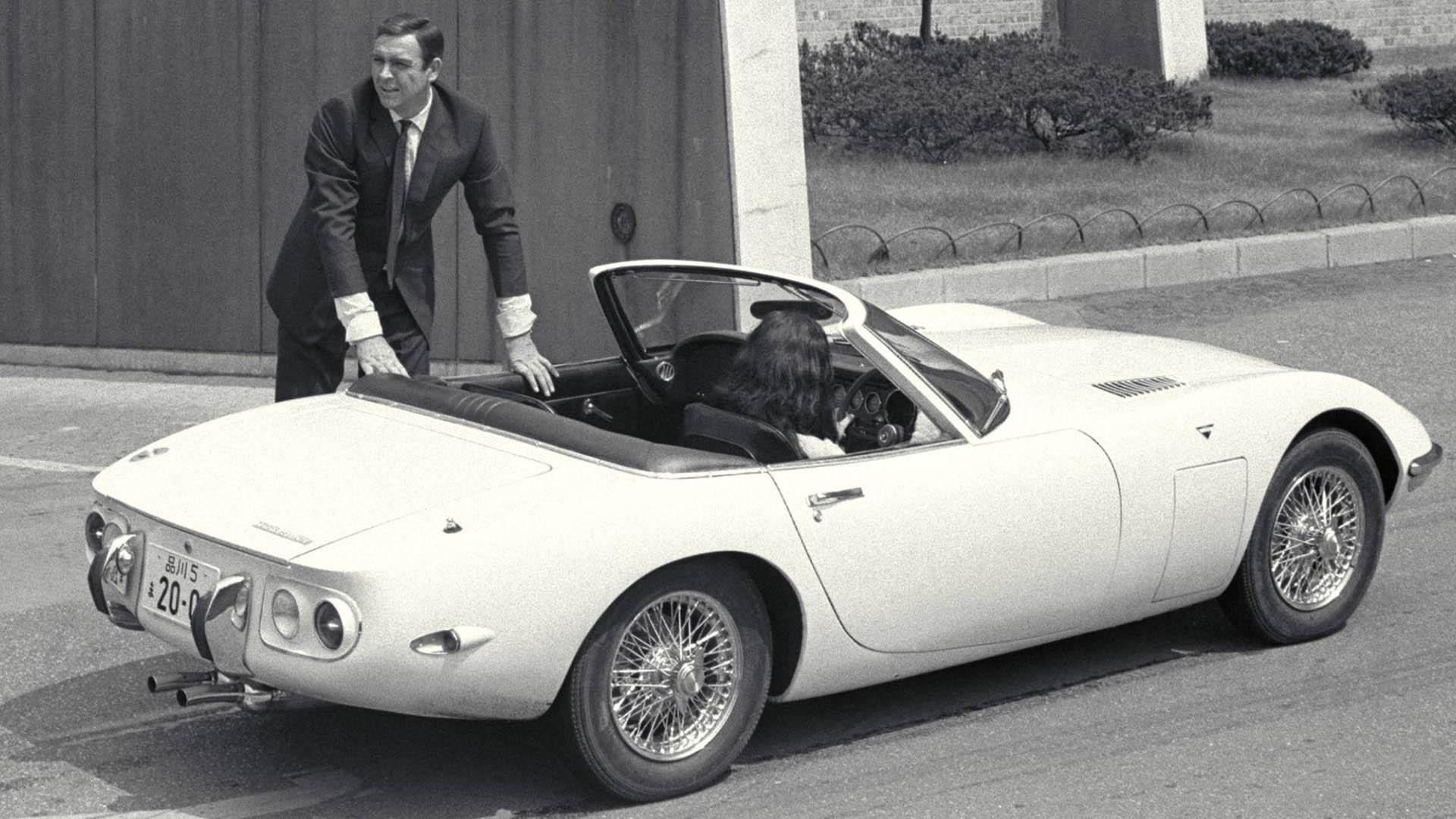 خودروی toyota 2000gt در فیلم جیمز باند