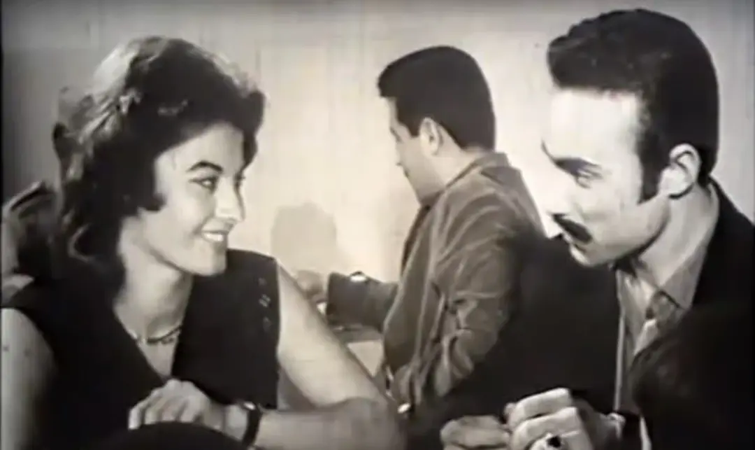 فیلم خشت و آینه 