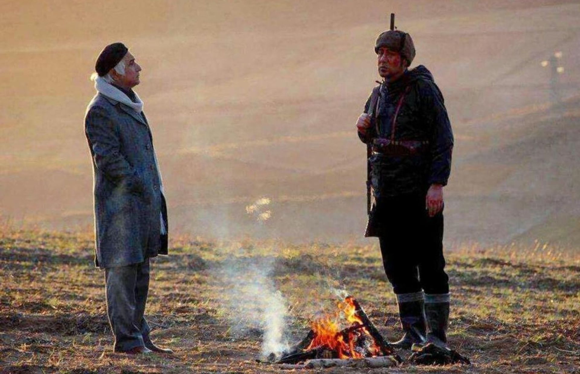 شمس لنگرودی 