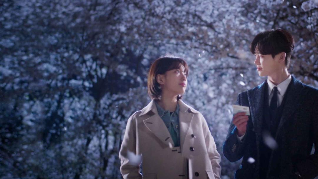 لی جونگ سوک و به سوزی در سریال While You Were Sleeping